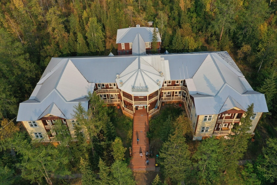 Дом на озере Лама